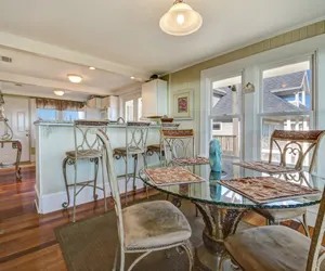Photo 4 - Rustic Ocean Front Cottage
