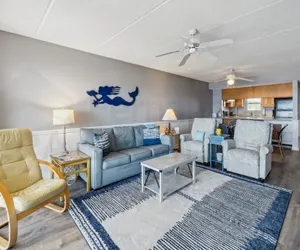 Photo 4 - Nautical Decorated Oceanfront Condo