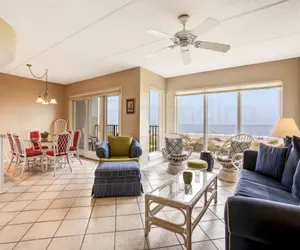 Photo 2 - Renovated Seaside Condo with Gorgeous View of the Ocean