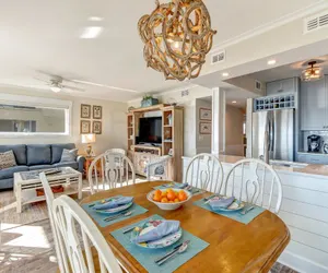 Photo 4 - Gorgeous Oceanfront Views Condo with On Site Pool and Fully Covered Parking