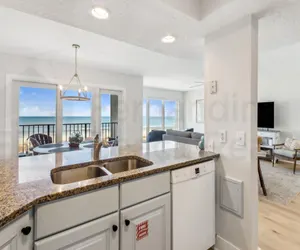 Photo 4 - Brilliantly Decorated Condo for Your Perfect Beach Escape