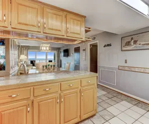 Photo 5 - Comfortable Condo With Beautiful Ocean view