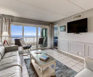 Photo 2 - Comfortable Condo With Beautiful Ocean view