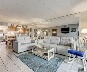 Photo 3 - Comfortable Condo With Beautiful Ocean view