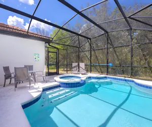 Photo 2 - 5 bedroom home with hot tub!
