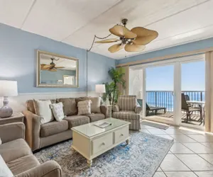 Photo 2 - Direct Oceanfront Condo with Private Balcony