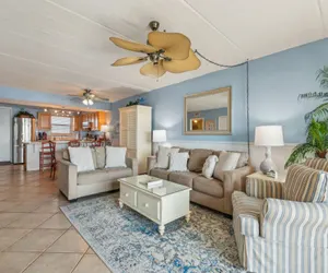 Photo 3 - Direct Oceanfront Condo with Private Balcony
