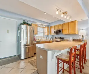 Photo 4 - Direct Oceanfront Condo with Private Balcony