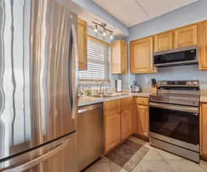 Photo 5 - Direct Oceanfront Condo with Private Balcony