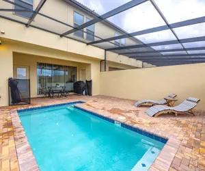 Photo 2 - 5 bedroom townhouse with a private pool!