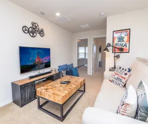 Photo 4 - 5 bedroom townhouse with a private pool!