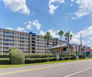 Photo 5 - Tastefully Decorated Condo with Scenic Beach Views