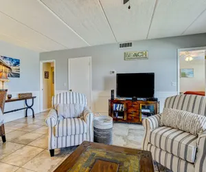 Photo 4 - Enchanting Ground Unit Condo Few Steps Away from the Ocean Side