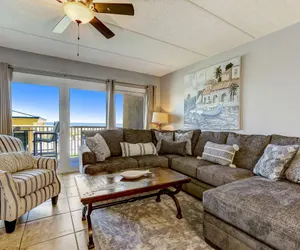 Photo 2 - Enchanting Ground Unit Condo Few Steps Away from the Ocean Side