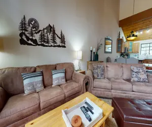 Photo 5 - Woodlands 25 Updated and Spacious, Quiet with Forest Setting Views townhouse