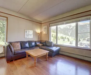 Photo 2 - Affordable Ski Condo with Awesome Views - TL207