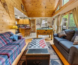 Photo 5 - 3 Bears One-Level Open Floor Plan Cabin with Pool Table