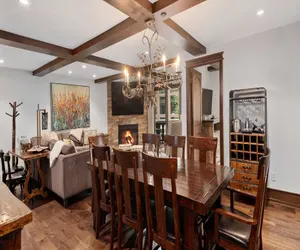 Photo 4 - Plaza Lodge #1