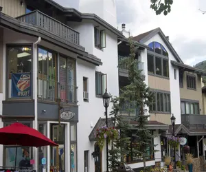 Photo 2 - Plaza Lodge #1