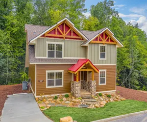 Photo 4 - Tennessee Dream Chalet with Relaxing Hot Tub