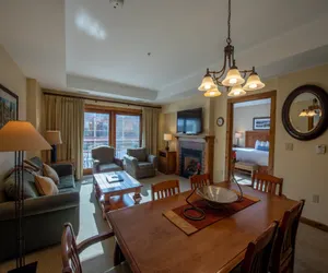 Photo 3 - Kid-Friendly 2BR / 3BA Slopeside Condo