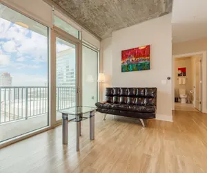 Photo 4 - 2BR Apartment near Convention Center - No Balcony