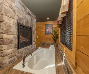 Photo 5 - BearVue Point Chalet with Fireplace and Jacuzzi Tub