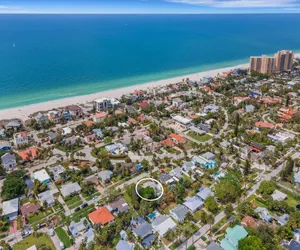 Photo 2 - Coastal Breeze - Weekly Rental in Walking Distance to Clearwater Beach