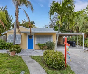 Photo 3 - Coastal Breeze - Weekly Rental in Walking Distance to Clearwater Beach