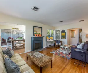Photo 4 - Treasured Times Beach House - Waterfront Vacation Rental - Month