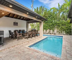Photo 2 - Island Time - Beach Pool Home