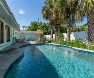Photo 2 - Mango Bay Pool House Unit 1 - Monthly Beach Rental