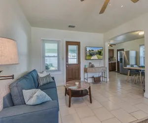 Photo 4 - Beach Bungalow