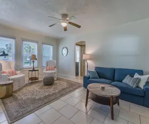 Photo 3 - Beach Bungalow