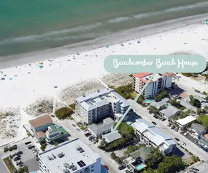 Photo 2 - Beachcomber Beach House - Weekly Rental Just Steps to White Sand Beach!