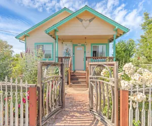 Photo 2 - Wine Country Lush Warm Home with Outdoor Gardens!
