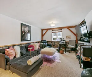 Photo 5 - Luxury Ski House  - Hot Tub  Sauna Steam - Views - 5 min to Mt Snow