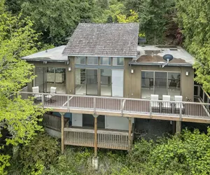 Photo 5 - PNW MCM 155ft Private Waterfront Gem on Raft Island w/Hot Tub