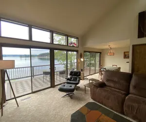 Photo 4 - PNW MCM 155ft Private Waterfront Gem on Raft Island w/Hot Tub