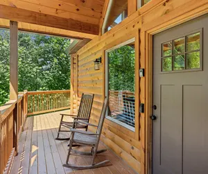 Photo 4 - Creekside Manor