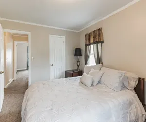 Photo 4 - Walk to Pro Football Hall of Fame! 4BR Home