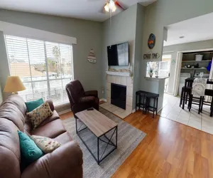 Photo 2 - Lovely Beach Condo