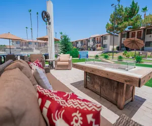 Photo 2 - 1 bedroom apartment with hot tub!