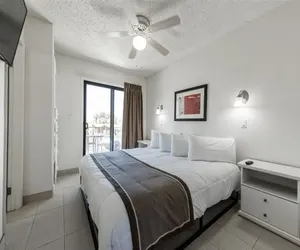Photo 4 - 1 bedroom apartment with hot tub!