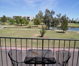 Photo 4 - 1 bedroom apartment with hot tub!