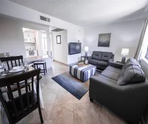 Photo 5 - 1 bedroom apartment with hot tub!