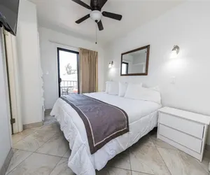 Photo 5 - 1 bedroom apartment with hot tub!