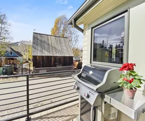 Photo 3 - High Street Hideaway