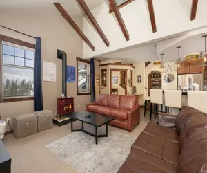 Photo 3 - Cozens Pointe B-301