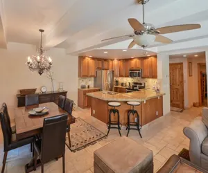 Photo 2 - Updated 3BR Condo at The Plaza